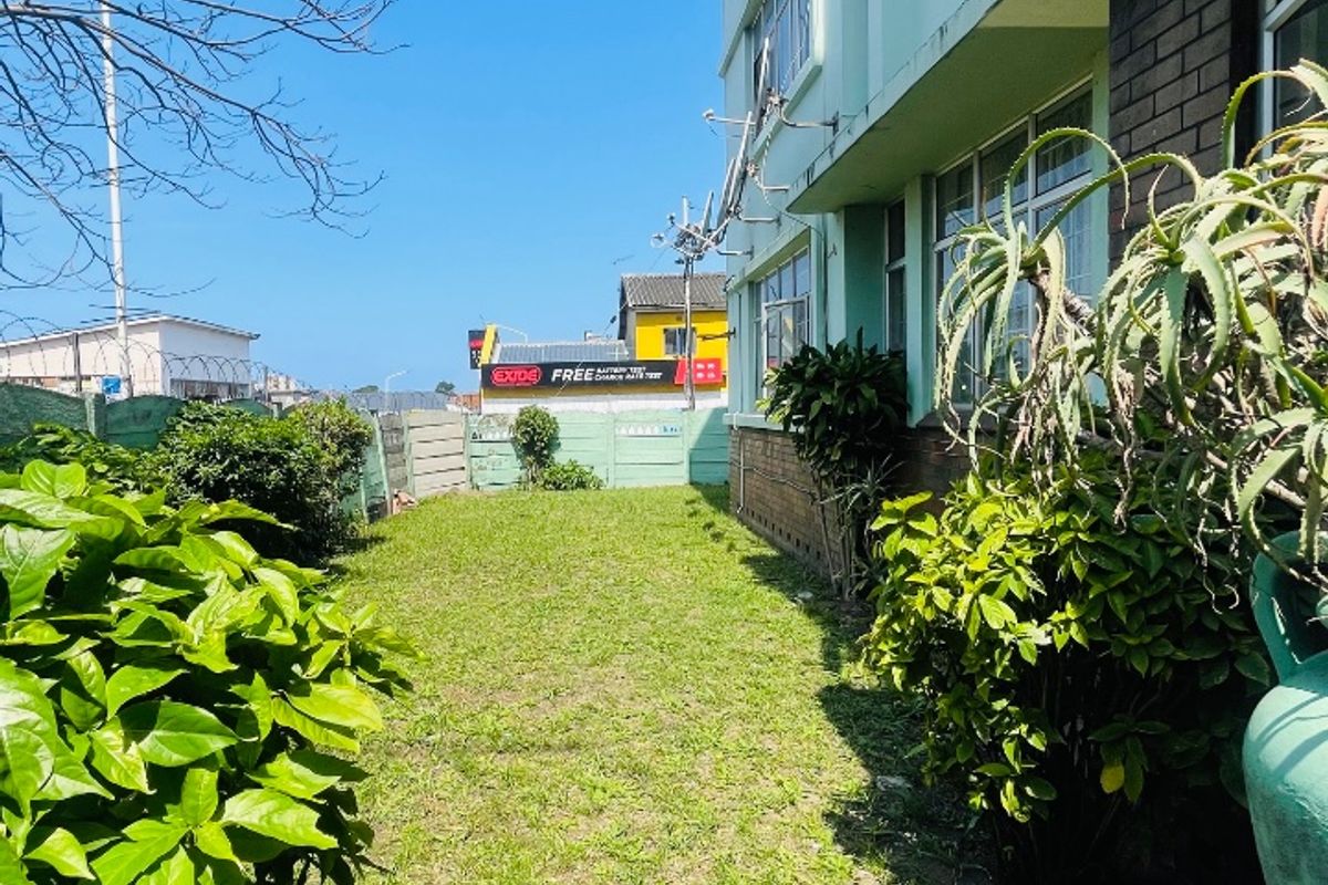 2.5 bedroom flat for sale - Photo 2