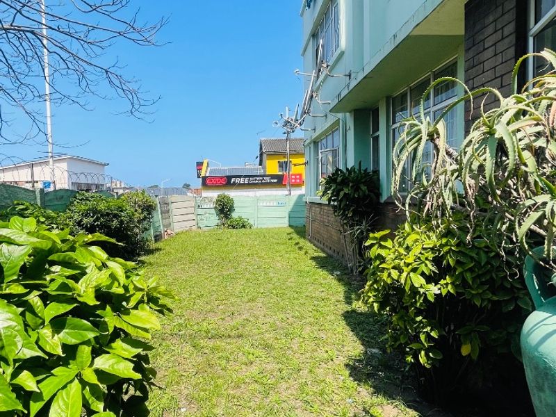 2.5 bedroom flat for sale - Photo 2