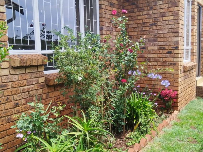 Private dog friendly townhouse! - Photo 2