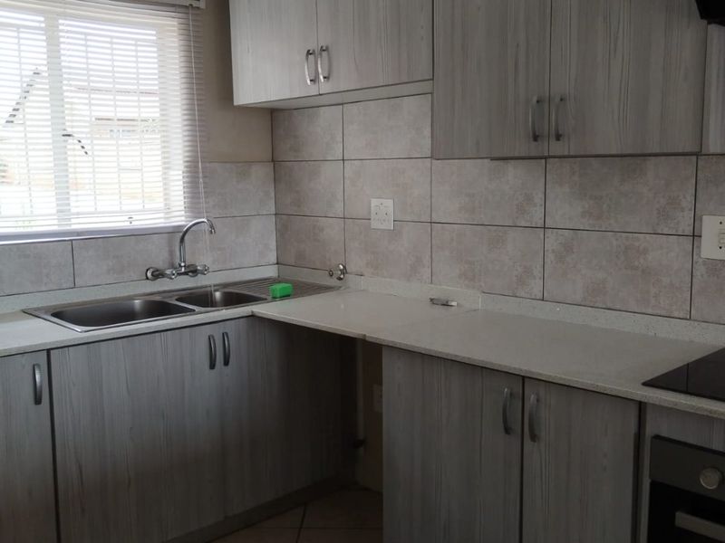 Private dog friendly townhouse! - Photo 8