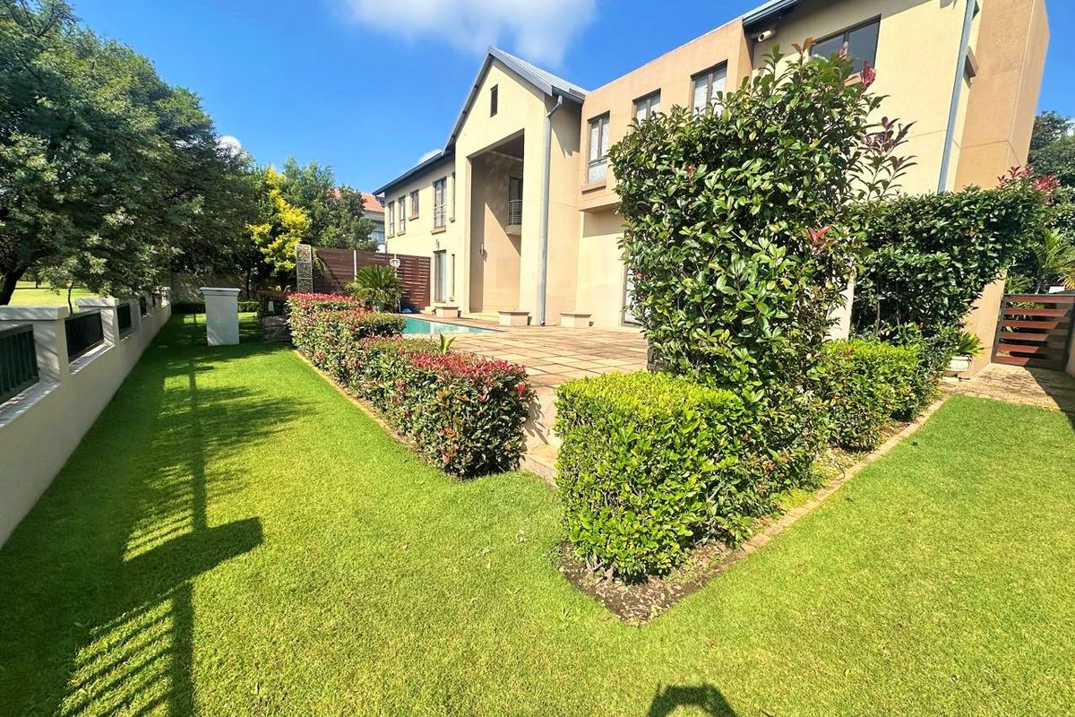 On the Greenbelt  - Peaceful, Private and Comfortable. - Photo 4