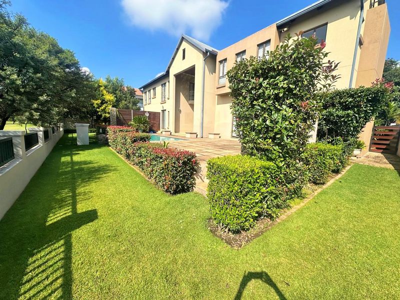 On the Greenbelt  - Peaceful, Private and Comfortable. - Photo 4