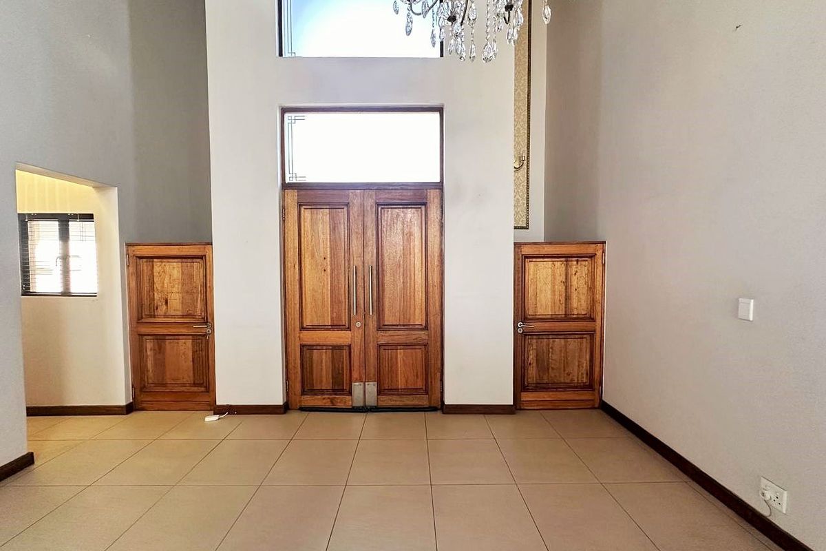 On the Greenbelt  - Peaceful, Private and Comfortable. - Photo 5