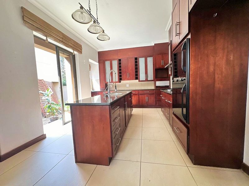 On the Greenbelt  - Peaceful, Private and Comfortable. - Photo 7