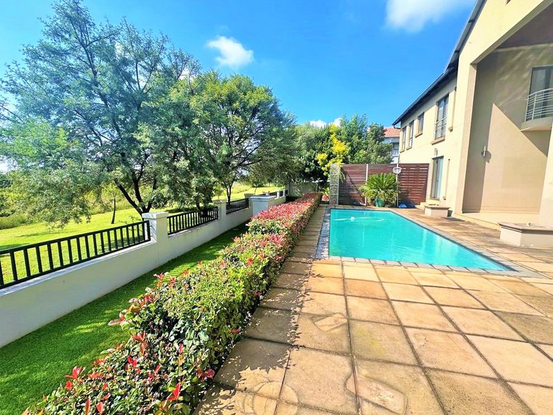 On the Greenbelt  - Peaceful, Private and Comfortable. - Photo 3