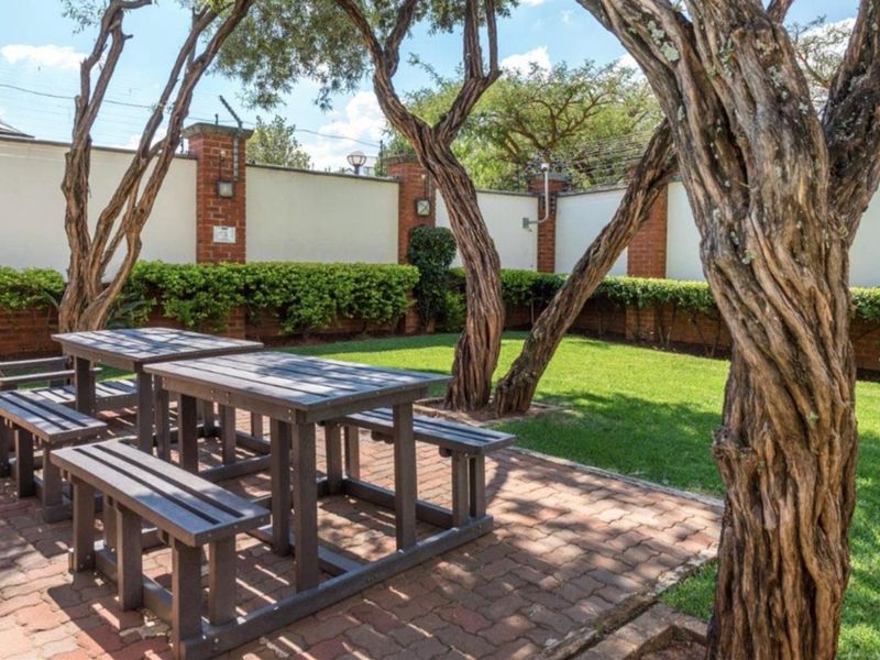 2 Bedroom Apartment for Sale in Greenstone Hill - Photo 9