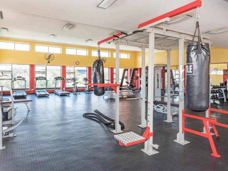 2 Bedroom Apartment for Sale in Greenstone Hill - Photo 6