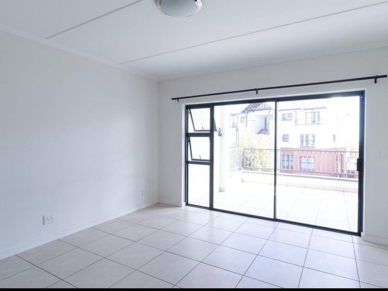 2 Bedroom Apartment for Sale in Greenstone Hill - Photo 3