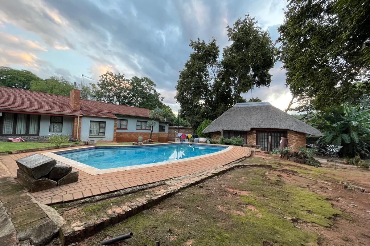 4 Bed House in Meyerspark for Sale - Photo 3