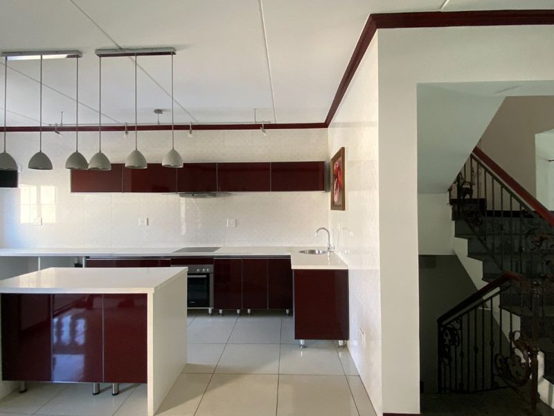 3 BEDROOMS TRIPLEX 2.5 BATHROOMS FOR SALE IN ROSA ROYALE EASTE , - Photo 9