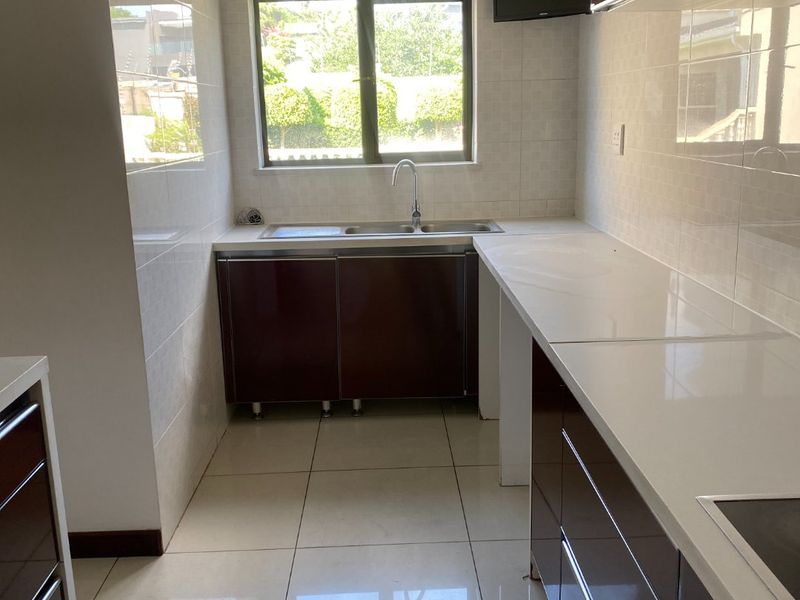 3 BEDROOMS TRIPLEX 2.5 BATHROOMS FOR SALE IN ROSA ROYALE EASTE , - Photo 4