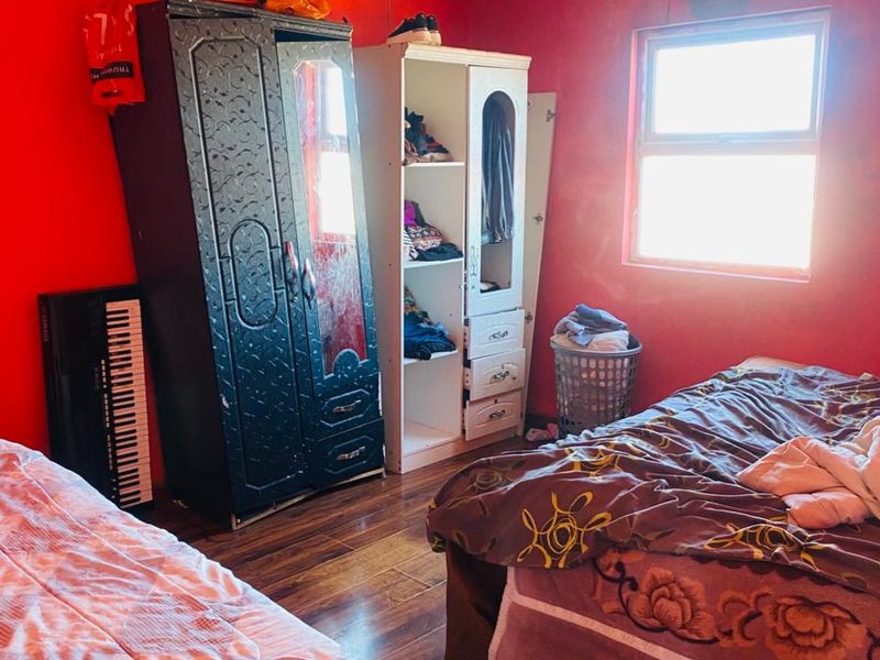 Lovely 4 Bedroom Double Storey family home  - Photo 10