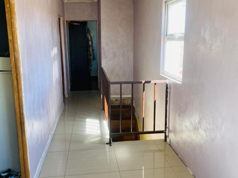 Lovely 4 Bedroom Double Storey family home  - Photo 8