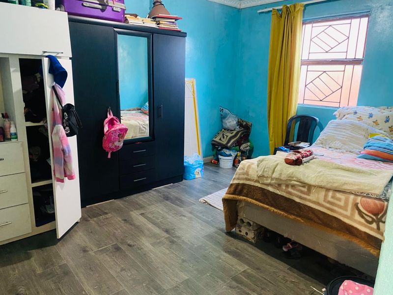 Lovely 4 Bedroom Double Storey family home  - Photo 5