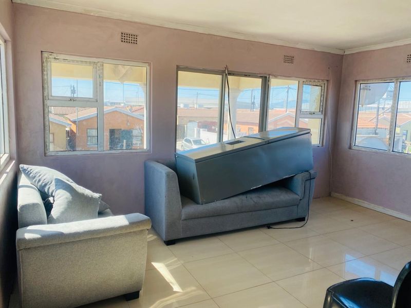 4 Bedroom Double Storey family home  - Photo 3