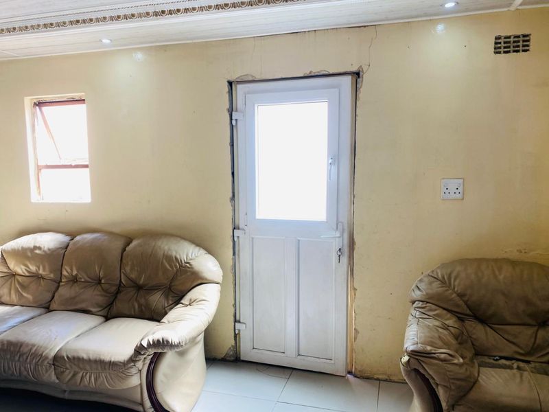 4 Bedroom Double Storey family home  - Photo 4