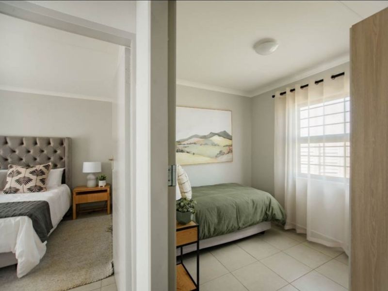 Spacious 3 bedroom 2-bathroom house or sale in Milano - Photo 9