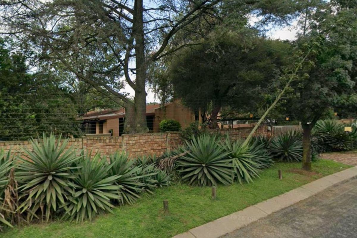 Spacious Family Home with Great Potential & Entertainment Features - Photo 2