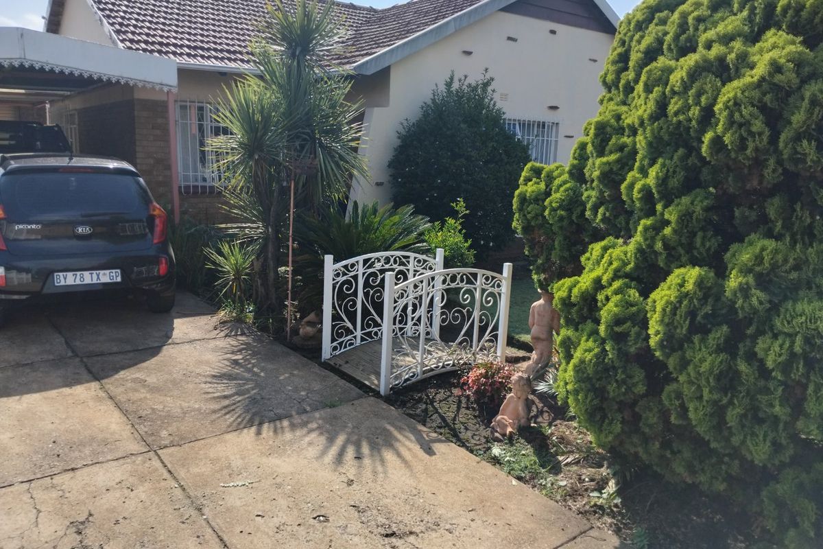 Charming Family Home with Pool – Great Value & Comfort! - Photo 3