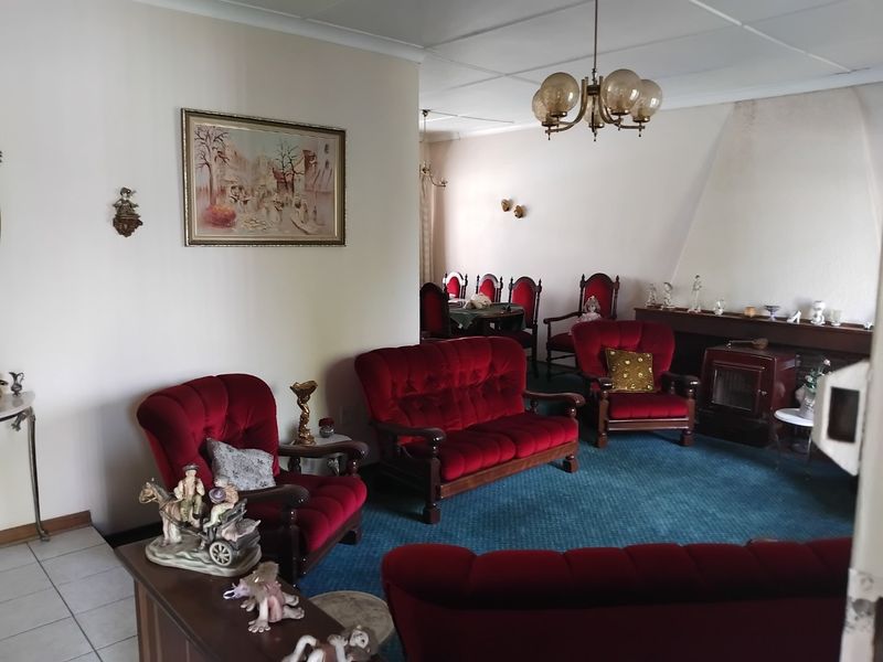 Charming Family Home with Pool – Great Value & Comfort! - Photo 9