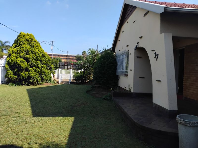 Charming Family Home with Pool – Great Value & Comfort! - Photo 8