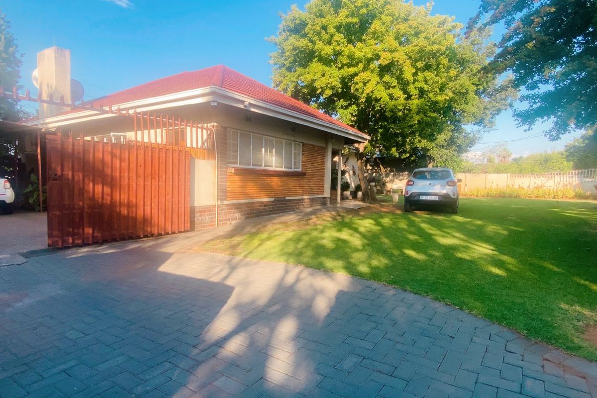 Charming and Comfortable home in Risiville with flat - Photo 3