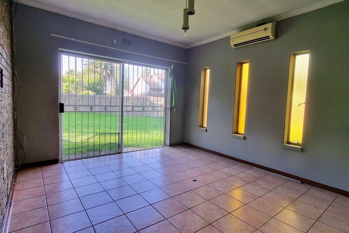 Family-Friendly Home in Convenient Location - Photo 3