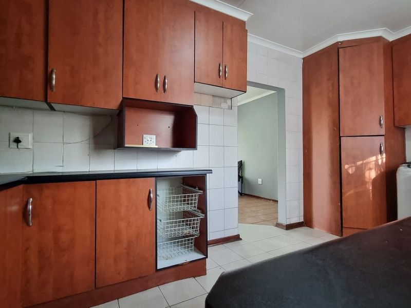 Family-Friendly Home in Convenient Location - Photo 8