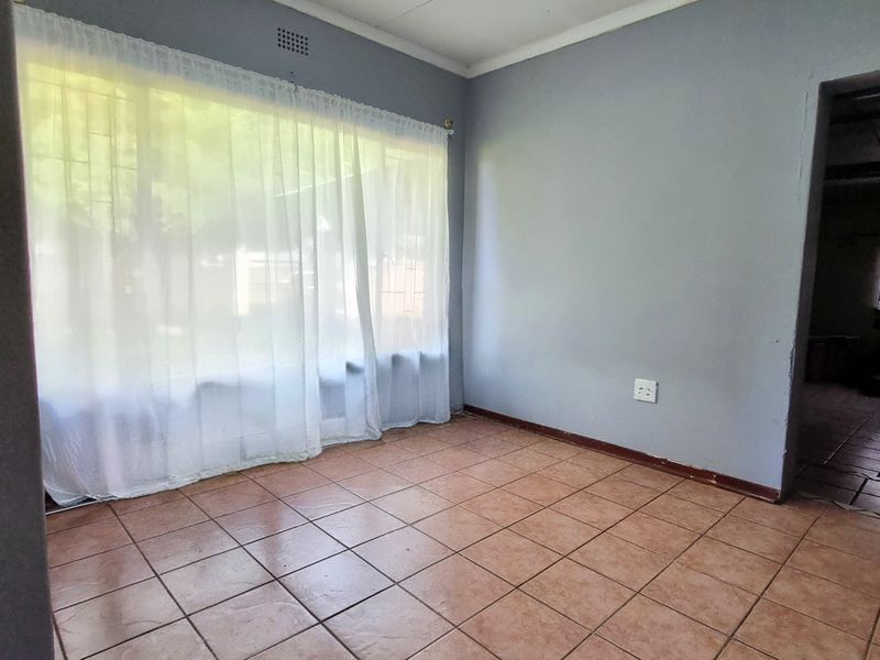 Family-Friendly Home in Convenient Location - Photo 6