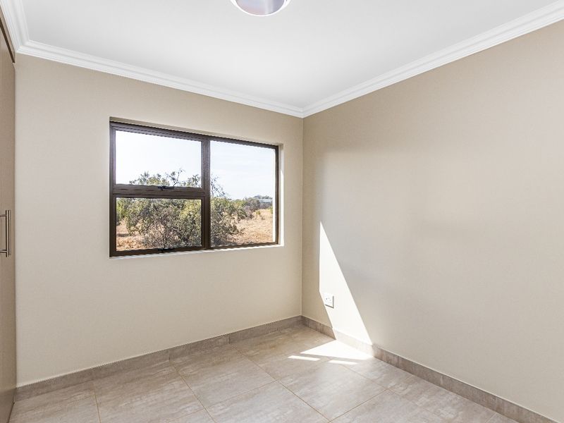 MODERN 3 BEDROOM DOUBLE STORYEY HOUSE - Photo 9