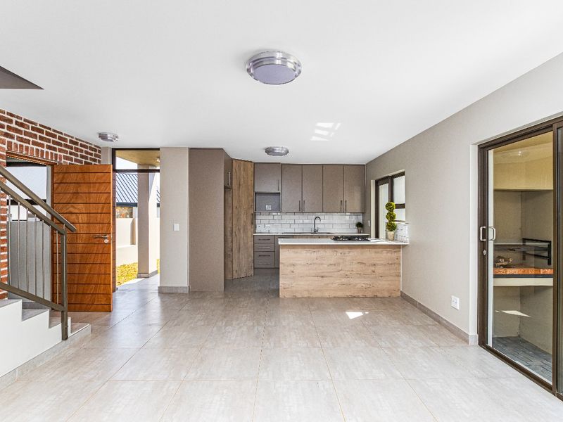 MODERN 3 BEDROOM DOUBLE STORYEY HOUSE - Photo 5