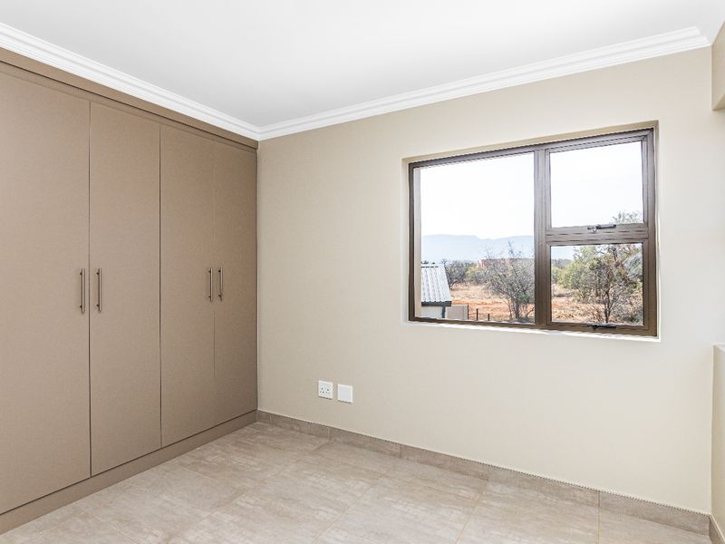 MODERN 3 BEDROOM DOUBLE STORYEY HOUSE - Photo 7