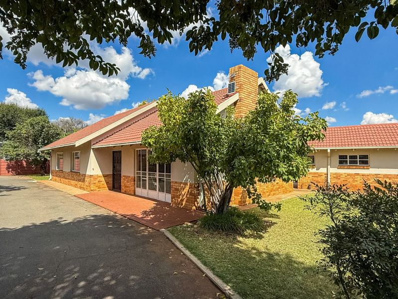 AN EXCEPTIONAL COMMERTIAL PROPERTY - Photo 7