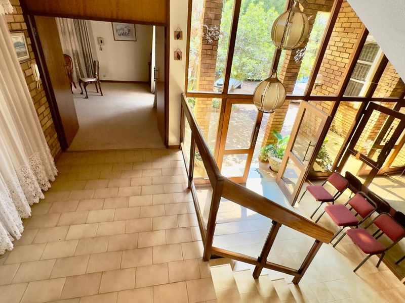 5 Bedroom 3.5 Bathroom House in Zwartkop - Photo 3