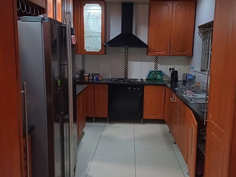 Ambient dream family home  - Photo 6