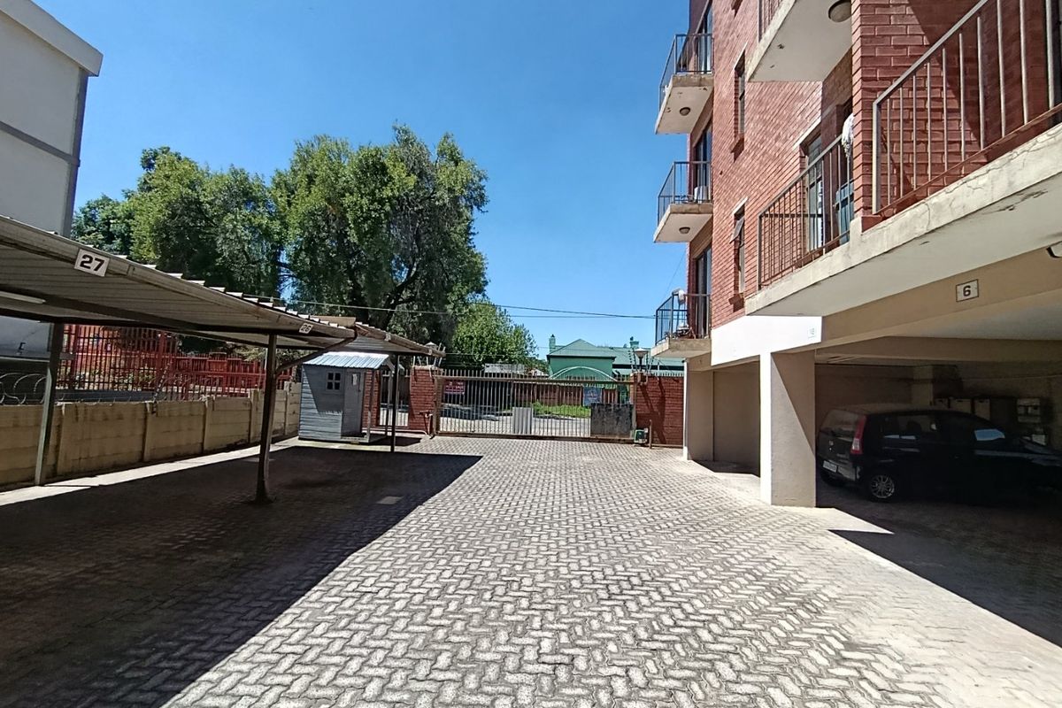 Houses for sale in Florida, Roodepoort  - Photo 4