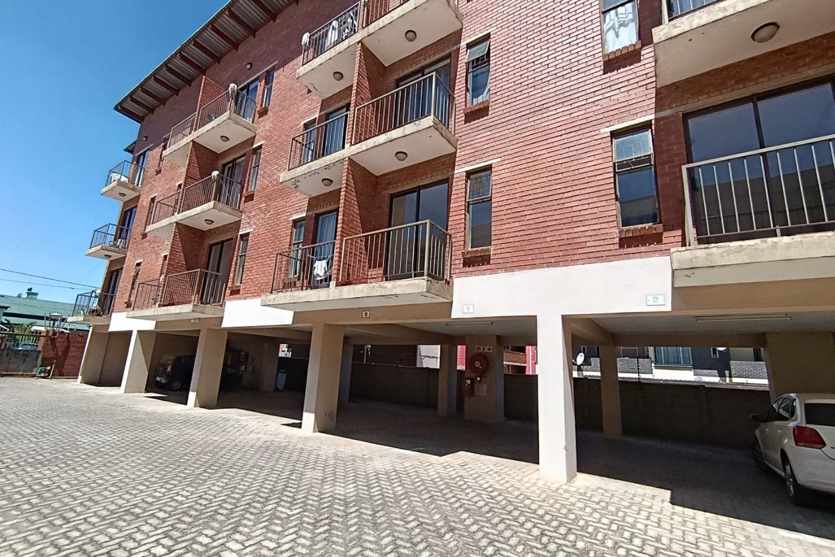 Houses for sale in Florida, Roodepoort  - Photo 3