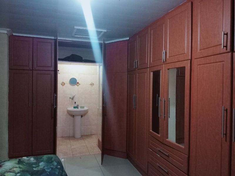 3 bedroom house  - Photo 9