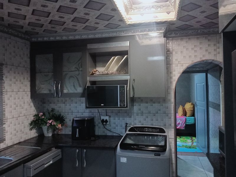 3 bedroom house  - Photo 7