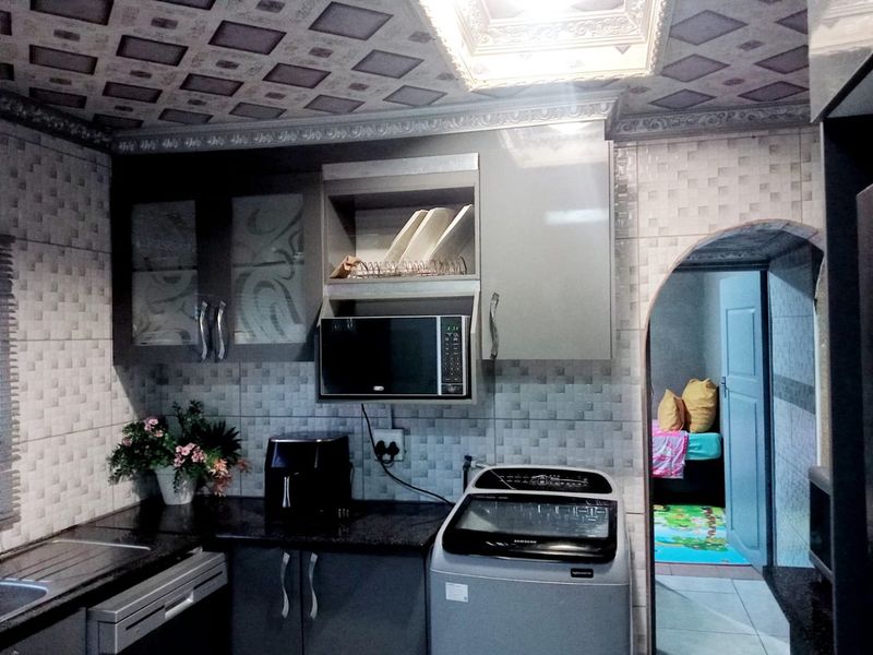 3 bedroom house  - Photo 3