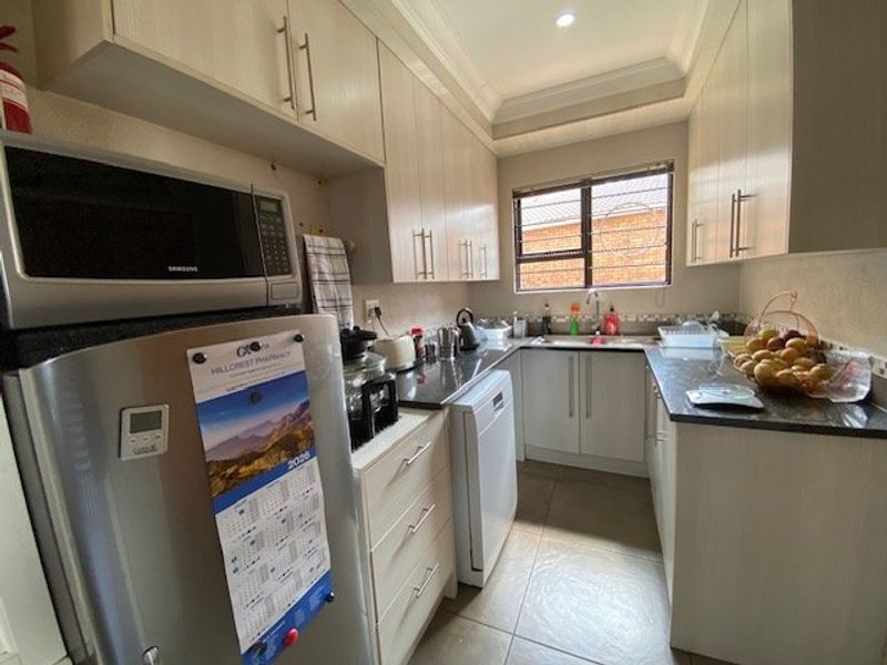 Modern Comfort in the Heart of Selcourt Enclosed – Merlu Manor 2 - Photo 3