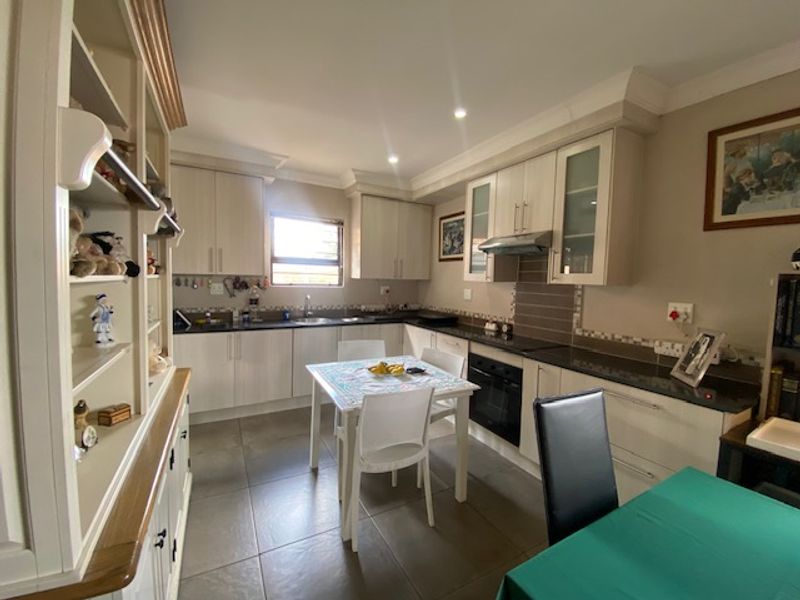 Modern Comfort in the Heart of Selcourt Enclosed – Merlu Manor 2 - Photo 9