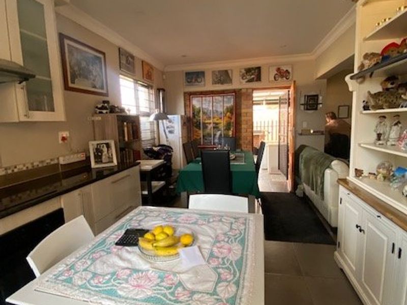 Modern Comfort in the Heart of Selcourt Enclosed – Merlu Manor 2 - Photo 6