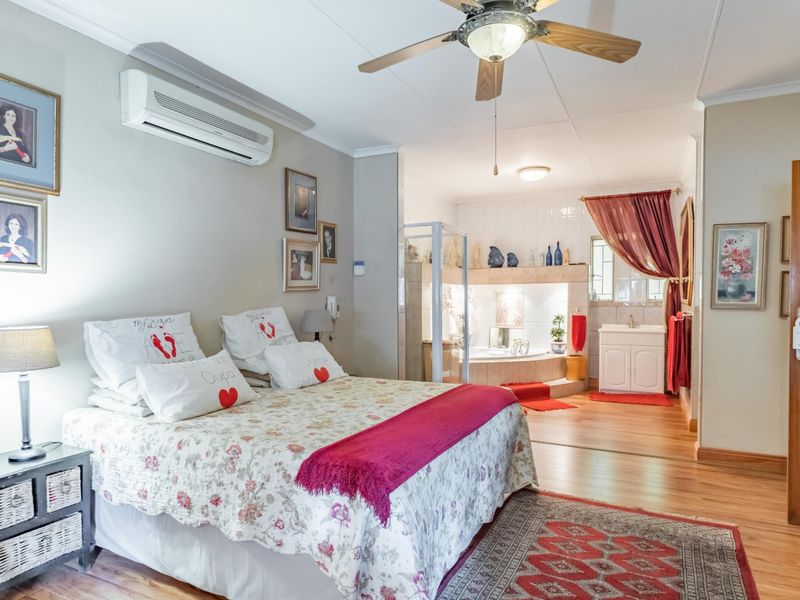 4 Bed House in Wilkoppies for Sale - Photo 10