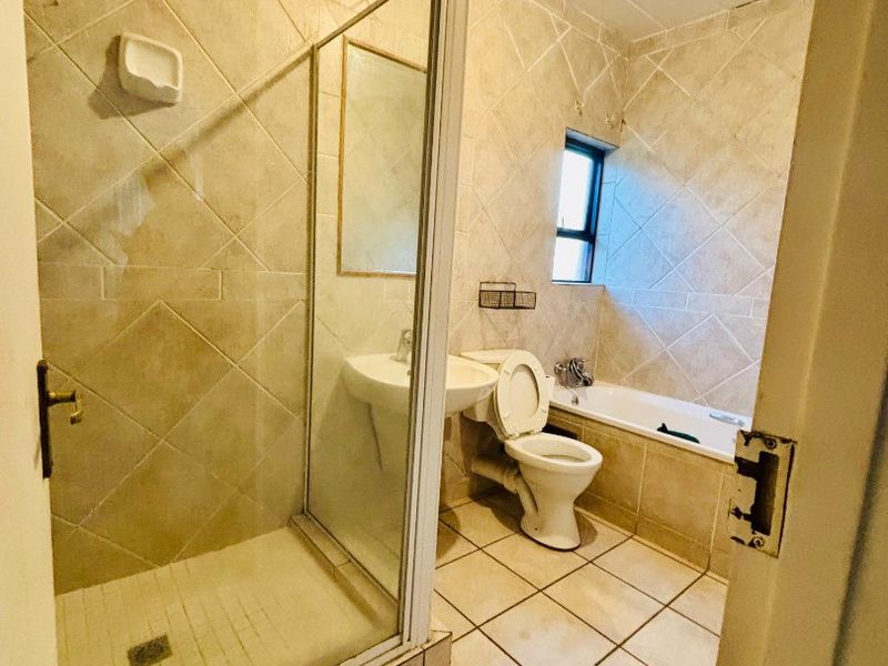 1 BEDROOM PLUS LOFT UNIT - Photo 9