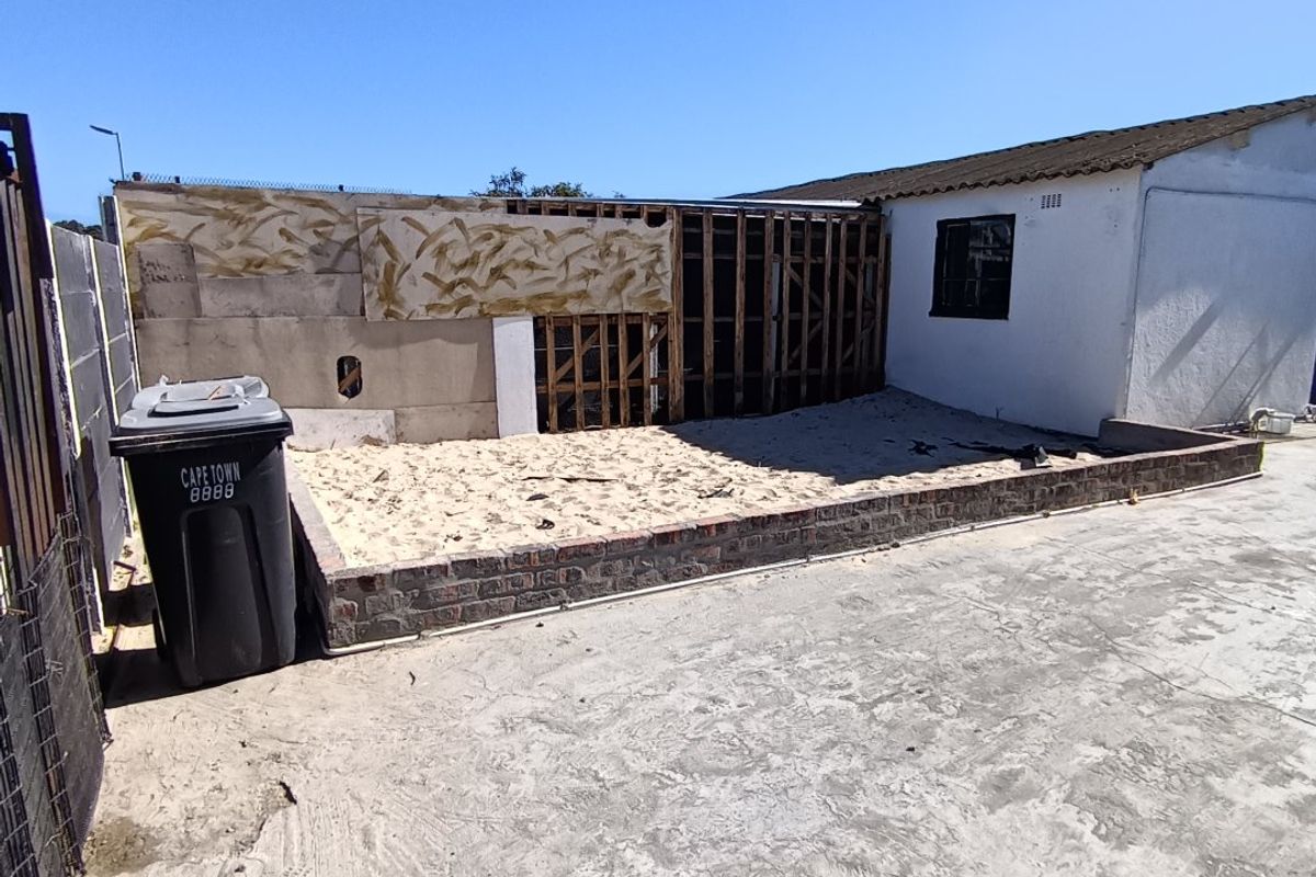 One Bedroom Home in Bishop Lavis - Photo 2