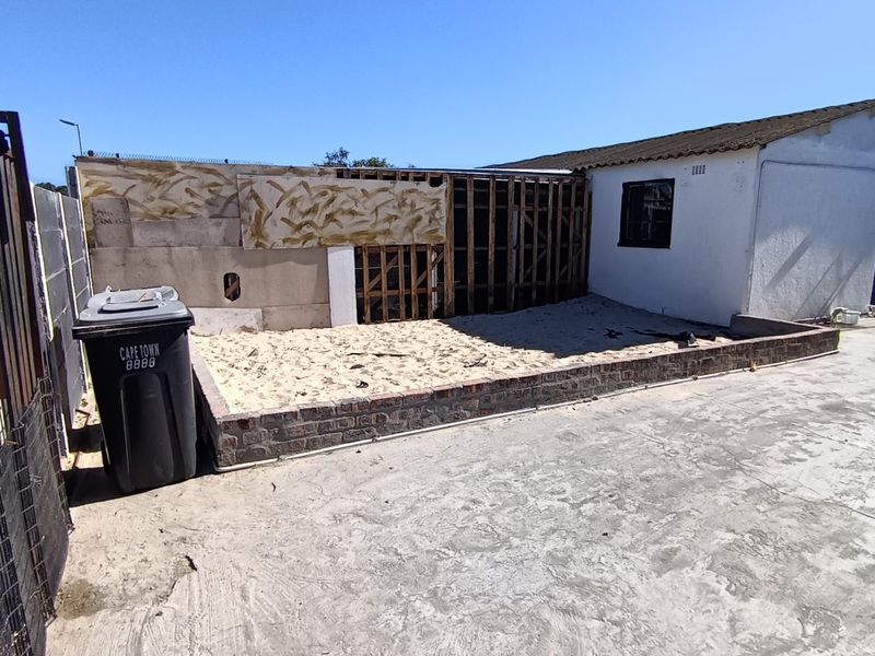 One Bedroom Home in Bishop Lavis - Photo 2