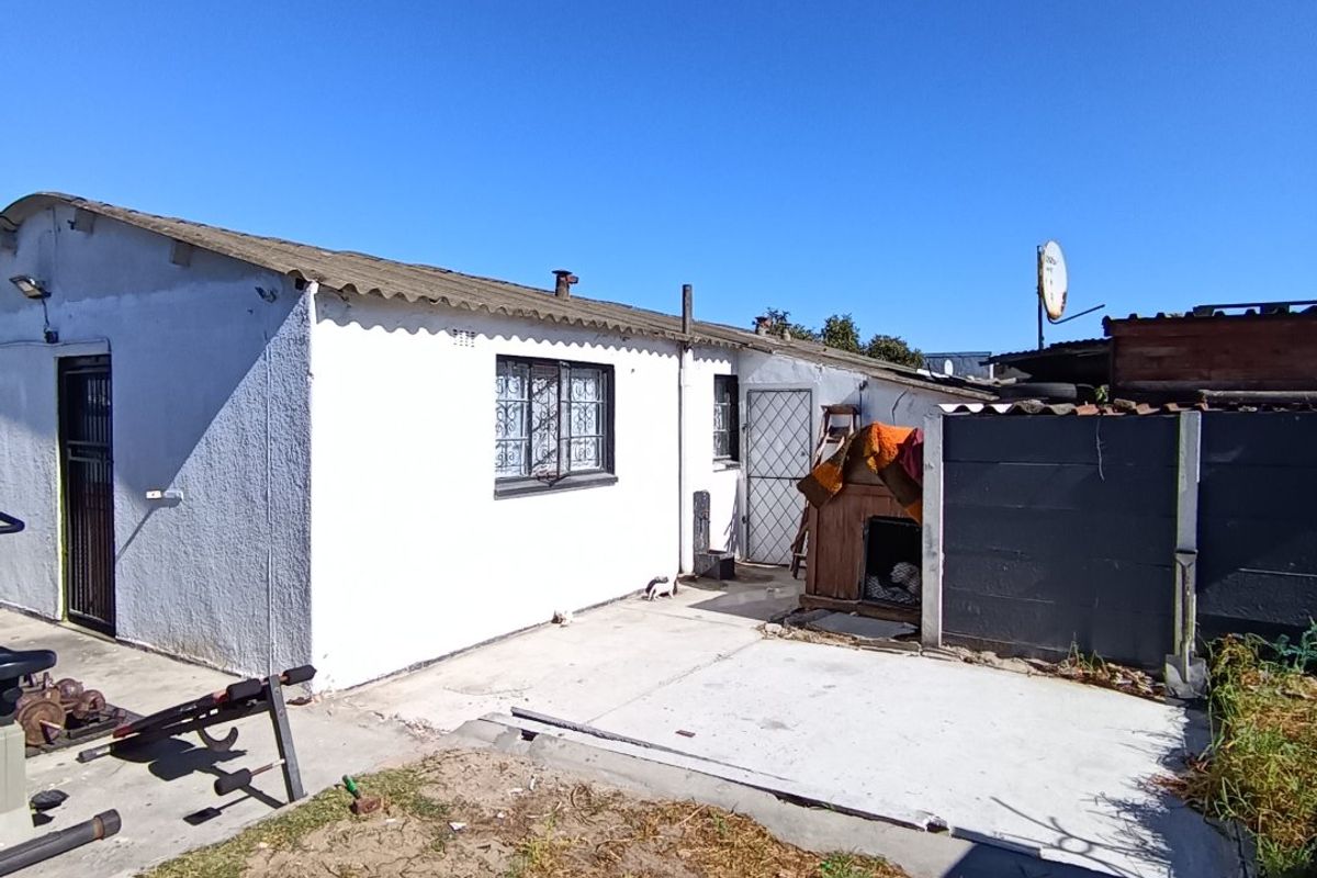 One Bedroom Home in Bishop Lavis - Photo 5