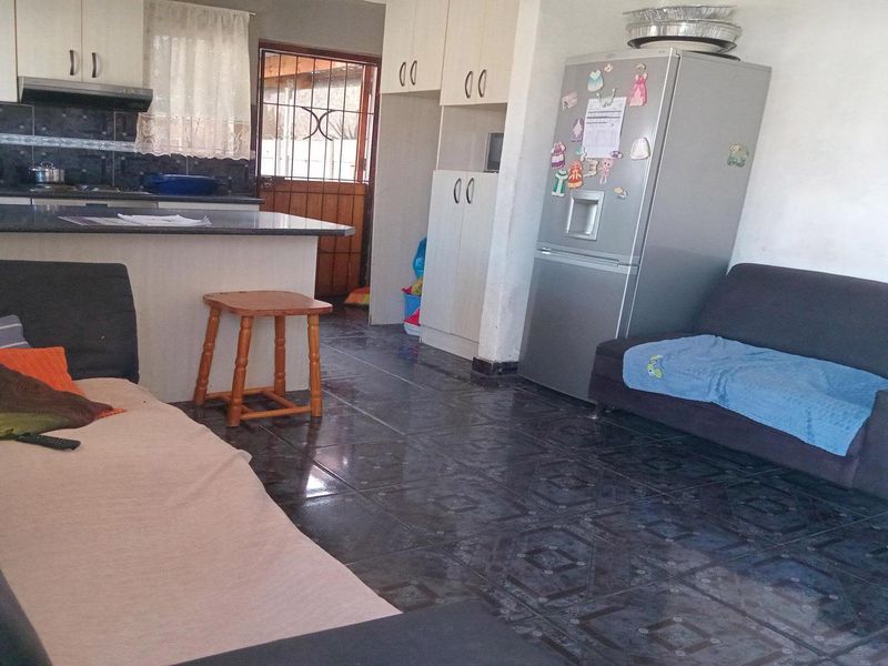 Three bedroom Home in Forest Heights - Photo 5