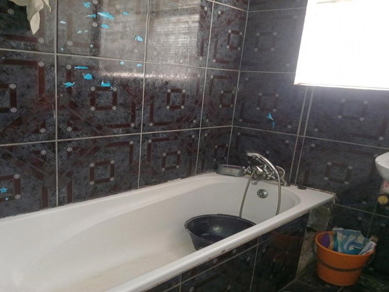 Three bedroom Home in Forest Heights - Photo 6